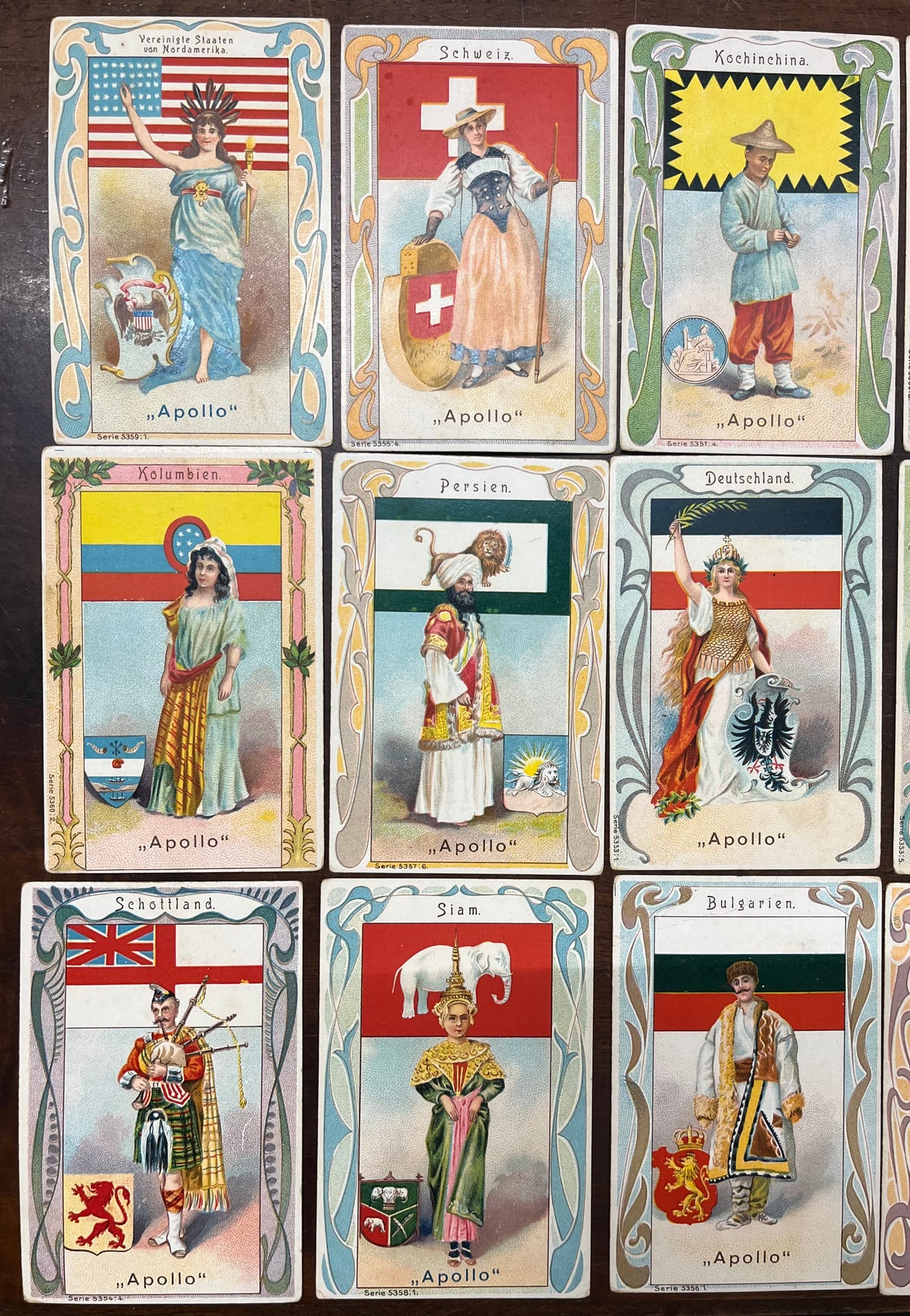 Lot of 19th-century advertising trade cards - Apollo Wien - Nations and Costumes of the World - Sammelbilder