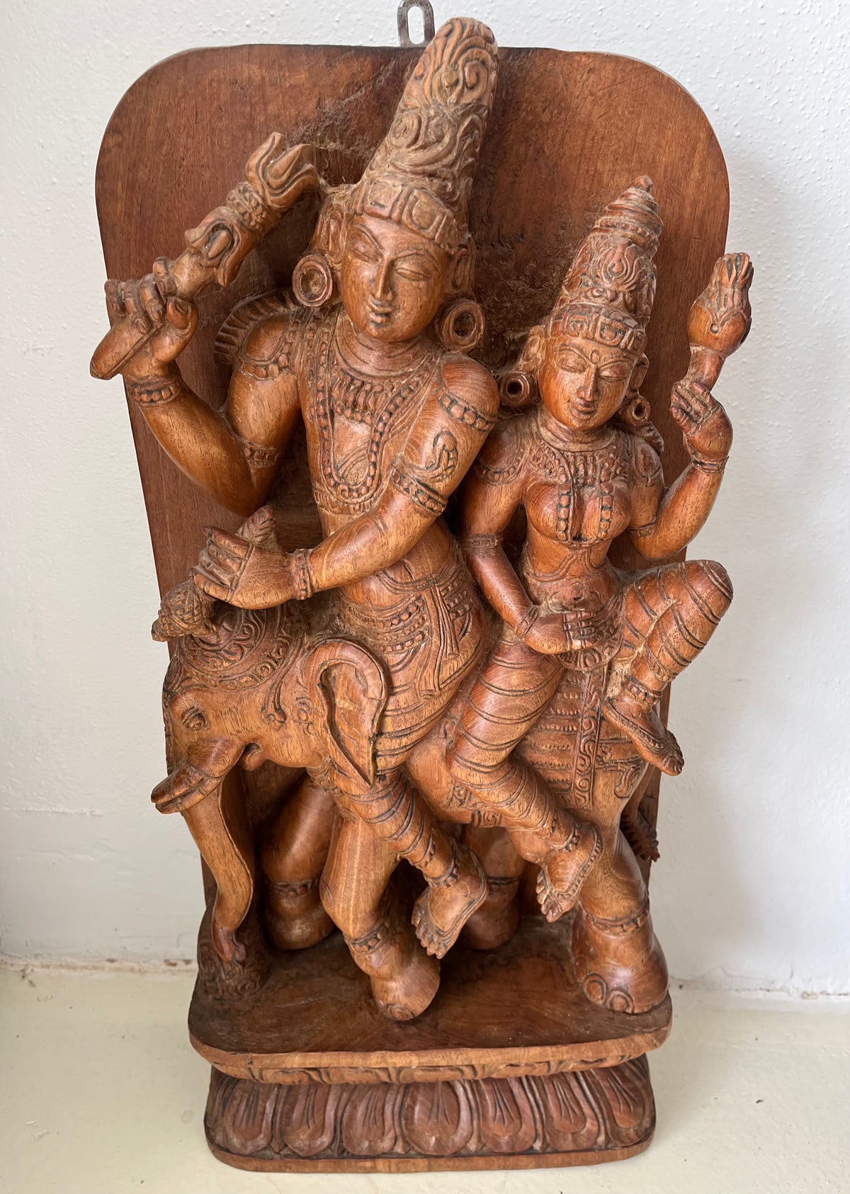 Pannello d'Arredo Indiano in Legno massiccio Intagliato 62cm – Scultura Divinità Indiane Shiva e Parvati su Elefante