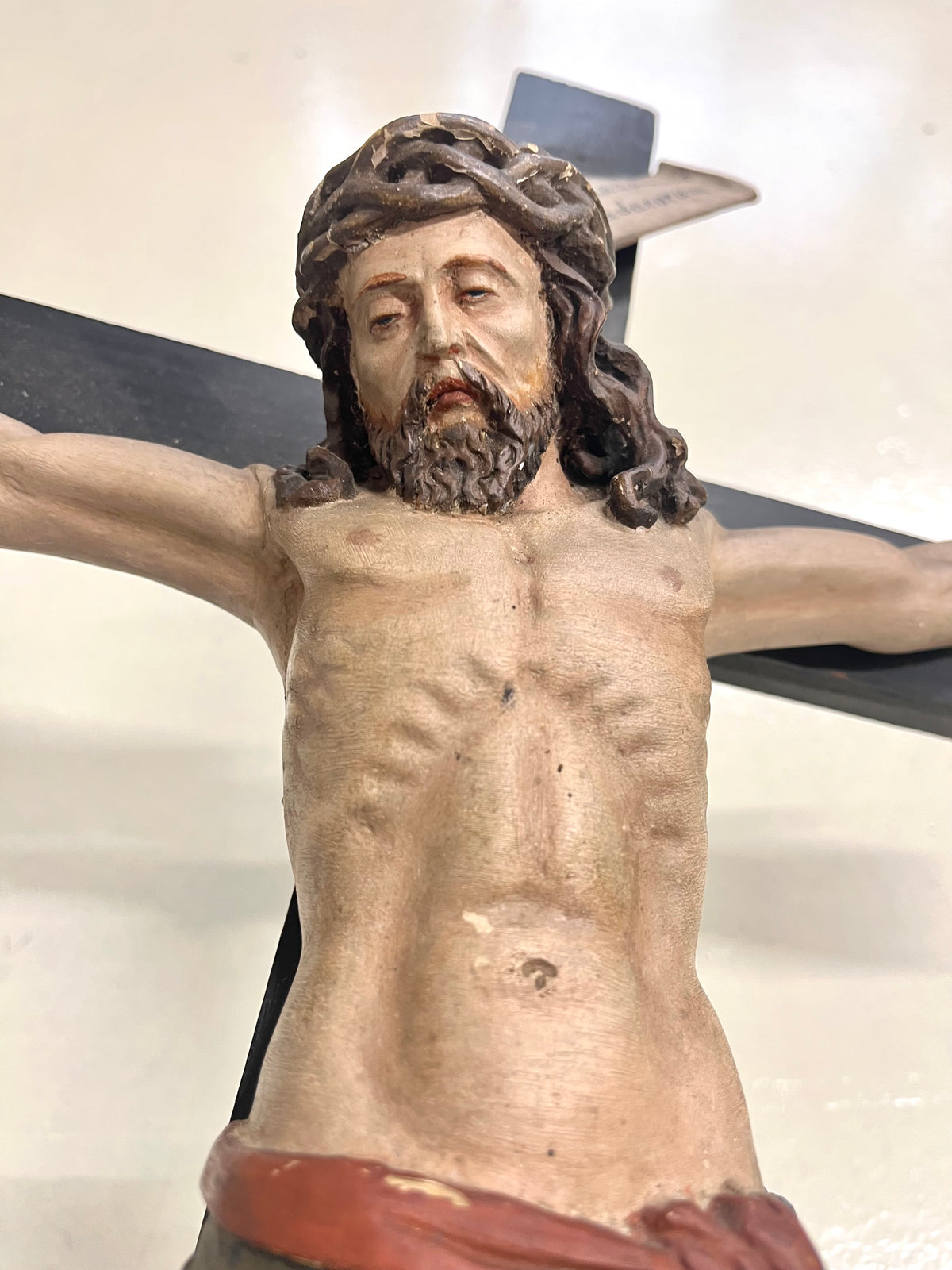 Crocifisso Antico in Legno Policromo – Artigianato Tirolese / Val Gardena, Fine '800