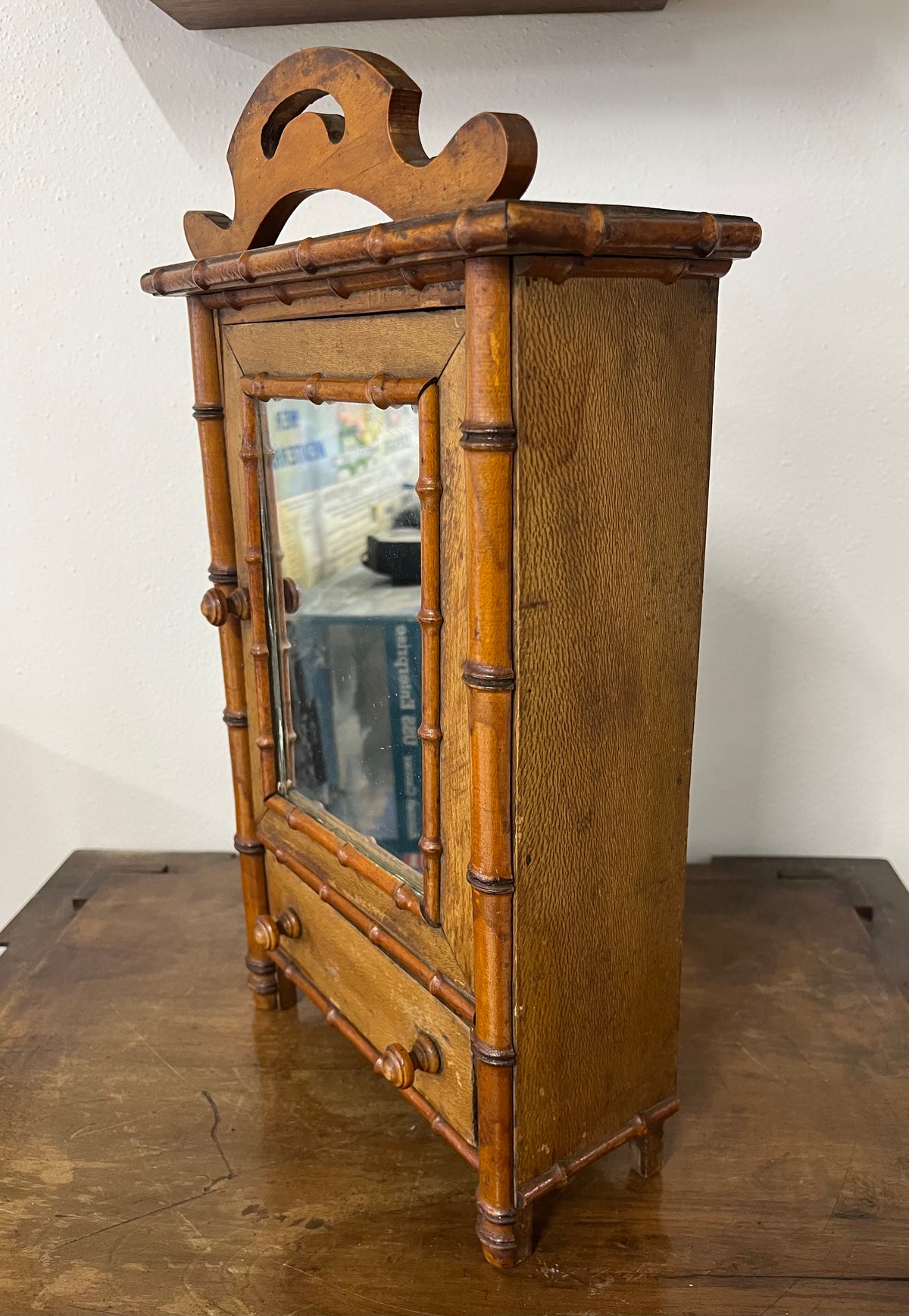 Antique French Faux Bamboo Cabinet – Specchiera e Armadietto da Muro o Tavolo, XIX Secolo