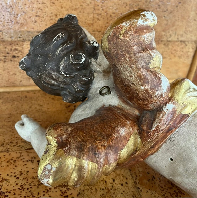 Putto Alato Barocco in Legno Intagliato, Policromo e Dorato – XVII-XVIII Secolo, H 40 cm